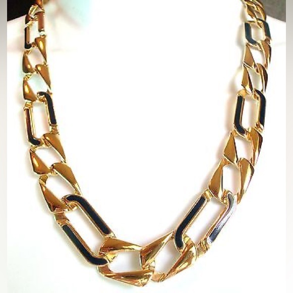 VINTAGE MONET GOLD PLATED NECKLACE ESTATE JEWELRY - Picture 7 of 10